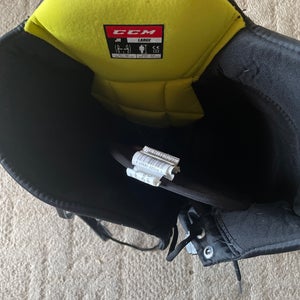 Junior Large CCM Tacks 9550 Hockey Pants (Used)