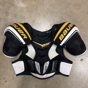 Men's Small Junior Bauer Supreme 150 Shoulder Pads (Used)