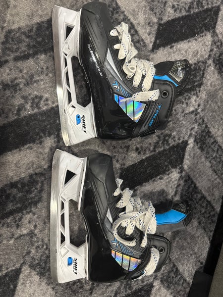 True TF7 Hockey Goalie Skates Regular Width Size 3.5 (Used)