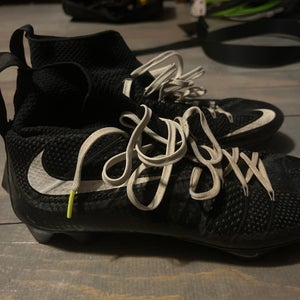 Men's Size M 9.0 (W 10.0) Nike Cleats Mid Top (Used)