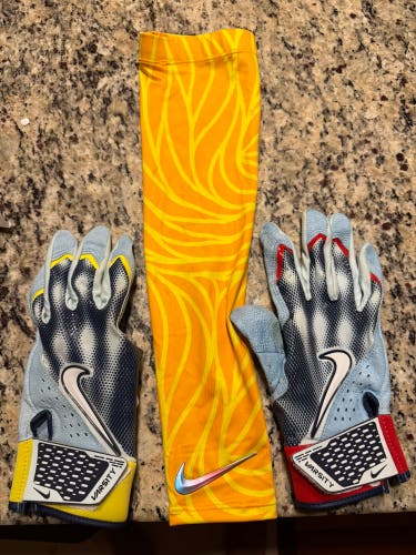 Ronald Acuna Nike Batting Gloves / Sleeve