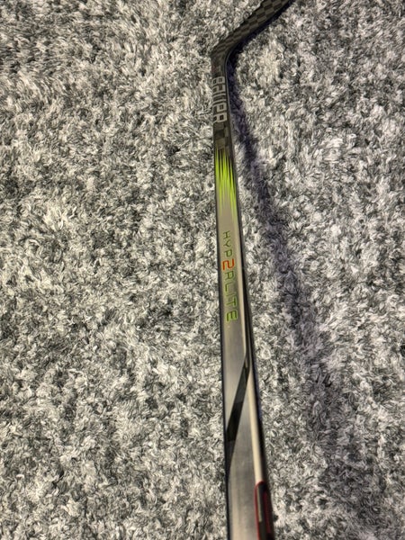 Senior Bauer Vapor Hyperlite 2 Right Handed Hockey Stick P92 (New)
