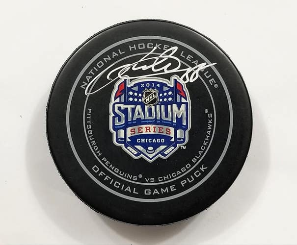 PATRICK KANE Autographed 2014 Chicago Stadium Series Blackhawks NHL Game Puck