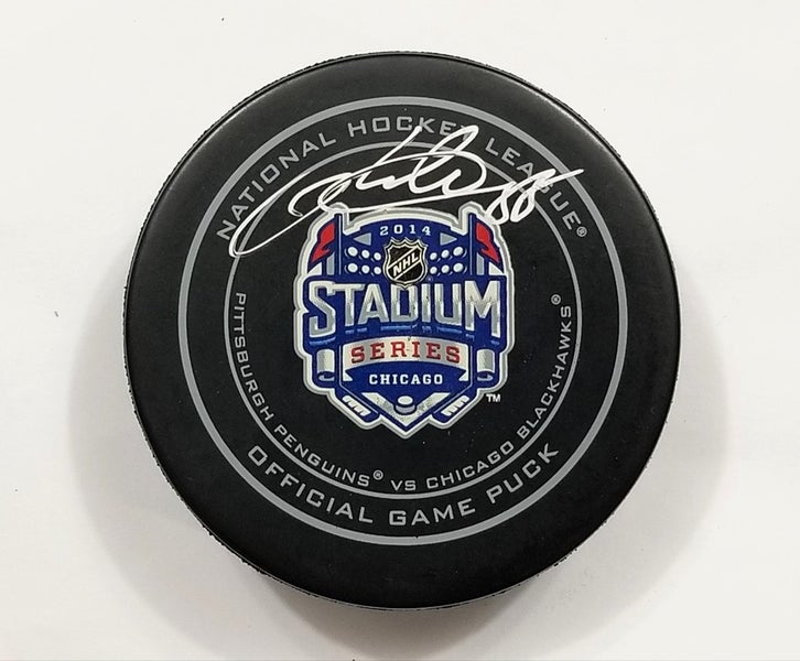 PATRICK KANE Autographed 2014 Chicago Stadium Series Blackhawks NHL Game Puck