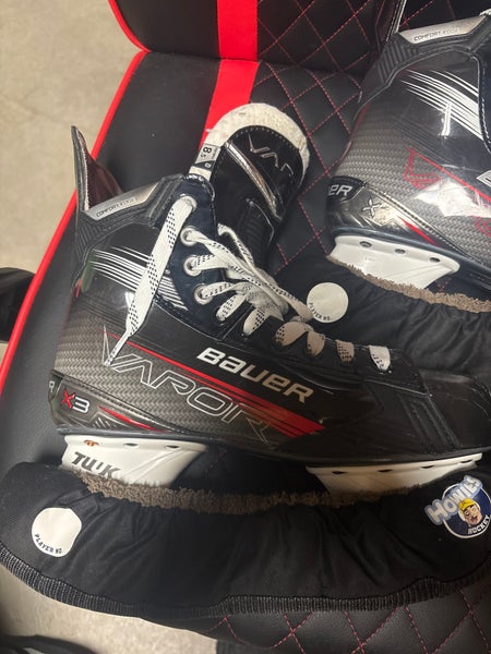 2023 Bauer Vapor X3 Hockey Skates Regular Width 8.5 (Used)