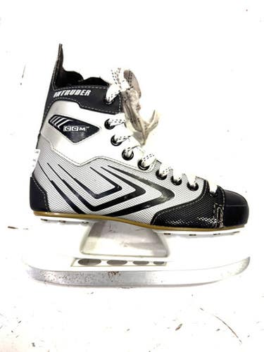 Used CCM INTRUDER Intermediate Hockey Skate Intermediate 4.0 11860-C000298970
