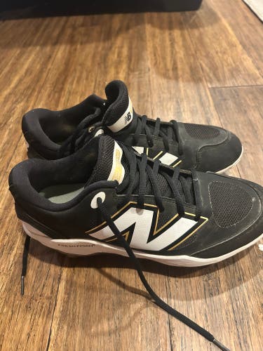 Black Men's Size M 9.5 (W 10.5) Adult New Balance 3000v7 Low Top Metal (Used)