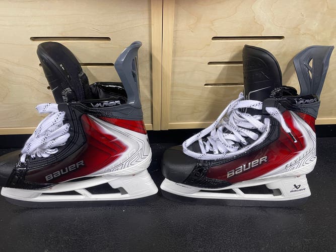 2025 Bauer Vapor Flylite Hockey Skates Pro Stock 10 (Used)