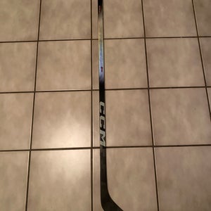 Brand New 40 Flex Junior CCM JetSpeed FT8 Pro Left Hand Hockey Stick P28 (New)