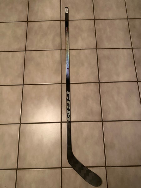 Brand New 40 Flex Junior CCM JetSpeed FT8 Pro Left Hand Hockey Stick P28 (New)