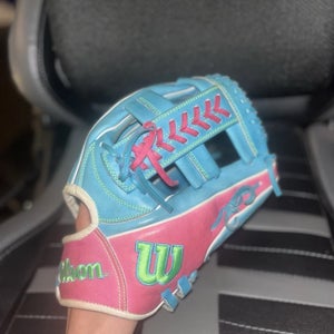Wilson A2000 RH Infield Baseball Glove 11.75" (Used)