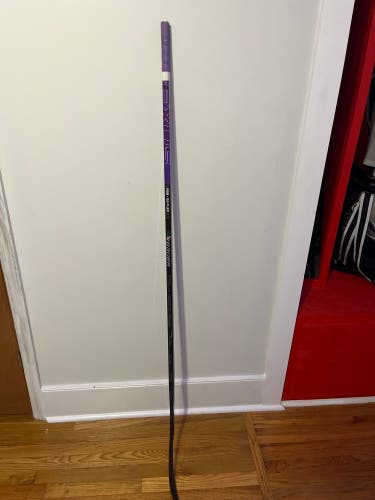 Intermediate Bauer Nexus Tracer Right Handed Hockey Stick P28 (New)