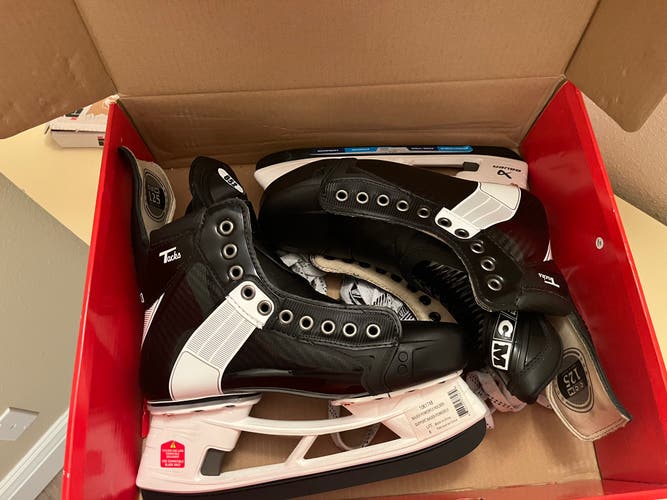 CCM Tacks 652 Pro Hockey Skates Wide Width Pro Stock 7 Wide (New) with 272 PowerFly Holder
