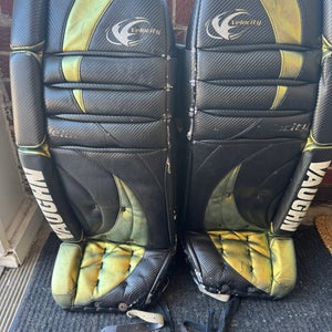 34" Vaughn Velocity 7000 Goalie Leg Pads (Used)