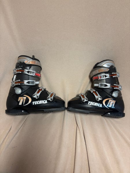 Mondo 29 & 29.5 Unisex Tecnica Entrux All Mountain Entrux Ski Boots (Used)