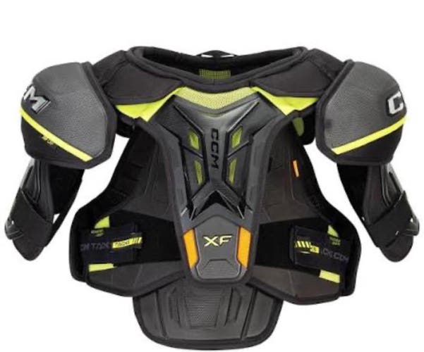 Medium Senior CCM Tacks Shoulder Pads (Worn Twice)