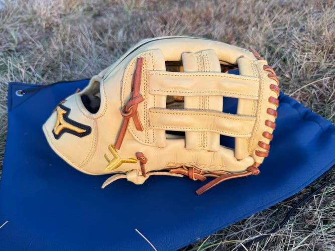 Mizuno Pro Tatis Jr Logo Infield Baseball Glove