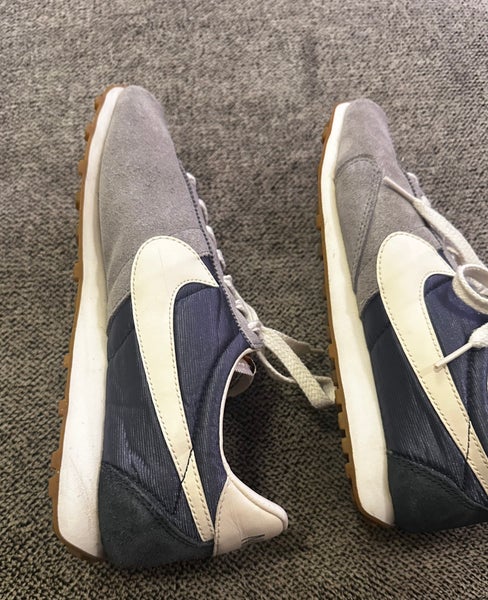 Nike Pre Montreal Racer Casual Suede Sneakers 555258-008
Women’s size 9