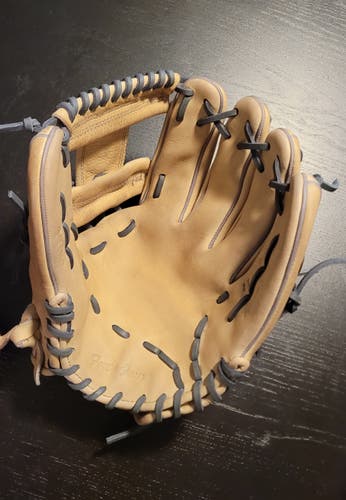 Infield RH 44 Pro Signature Series Baseball Glove 11.75" (Used)