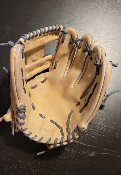 Infield RH 44 Pro Signature Series Baseball Glove 11.75" (Used)