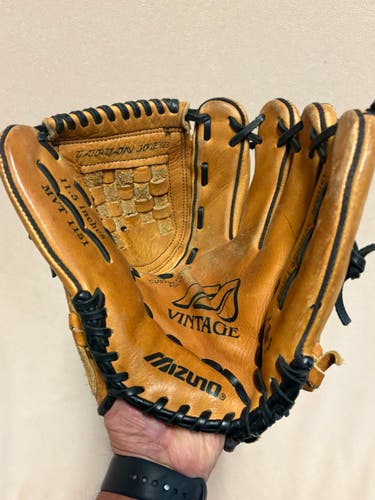 RH Mizuno Vintage Baseball Glove 11.5" (Used)