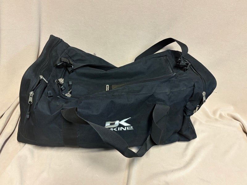 Dakine Duffle Snowboard Bag (Used)