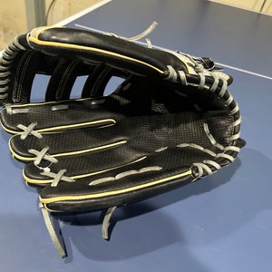 Wilson A2K LH Outfield 1775 Spin Control, Snake Skin Used)