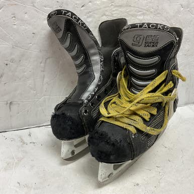 Used CCM 952 SUPER TACKS Junior Hockey Skate Junior 03 11855-S000192084