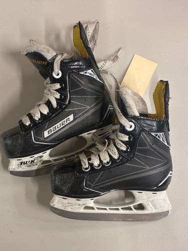 Youth Bauer Supreme S160 Hockey Skates Regular Width 8 (Used)