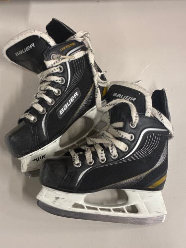 Youth Bauer Supreme One20 Hockey Skates Regular Width 11 (Used)