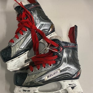 Youth Bauer Vapor X800 Hockey Skates Regular Width 13.5 (Used)