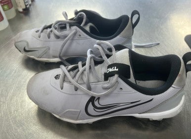 Used Nike FASTFLEX BB/SB Cleats Grey Junior 05 11497-S000152659