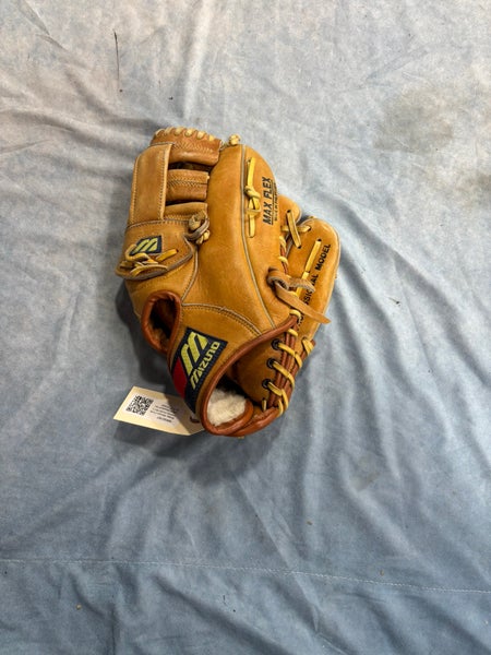 Brown Mizuno Professional model RH Outfield Baseball Glove 12.5" (Used)