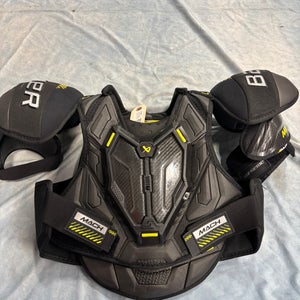 Large Intermediate Bauer Supreme Mach Shoulder Pads (Used)