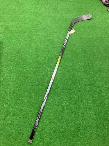 Senior Bauer Hyperlite 2 Hockey Stick Right Handed P92 (Used)