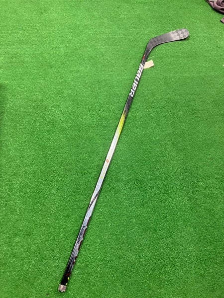 Senior Bauer Hyperlite 2 Hockey Stick Right Handed P92 (Used)
