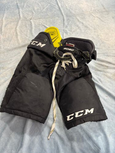 Black Junior Medium CCM Tacks 9060 Hockey Pants (Used)