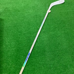 Junior Bauer Proto-R Hockey Stick Right Handed P28 (Used)