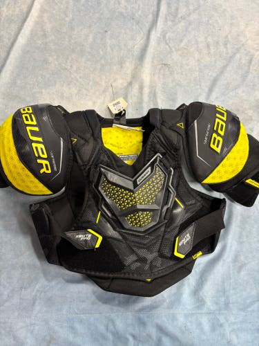 Medium Intermediate Bauer Supreme Ignite Pro Shoulder Pads (Used)