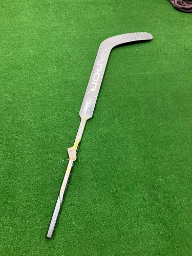Intermediate Bauer Hyperlite 2 Goalie Stick Regular 23" Paddle (Used)