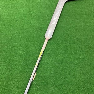 Intermediate Bauer Hyperlite 2 Goalie Stick Regular 23" Paddle (Used)