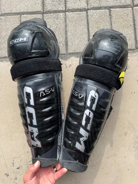 Senior CCM Tacks AS-V 15" Shin Pads (Used)