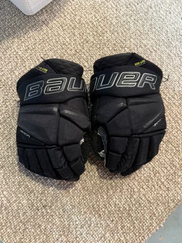 Bauer Vapor Hyperlite Gloves 13”