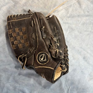 Brown Nike Diamond Ready RH Baseball Glove 10" (Used)