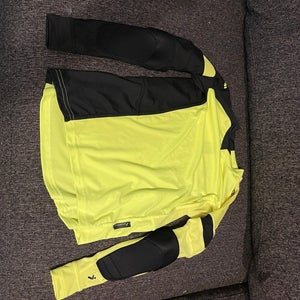 Unisex Small Goalie Top (Used)