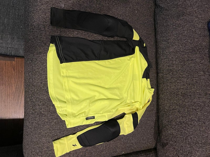 Unisex Small Goalie Top (Used)