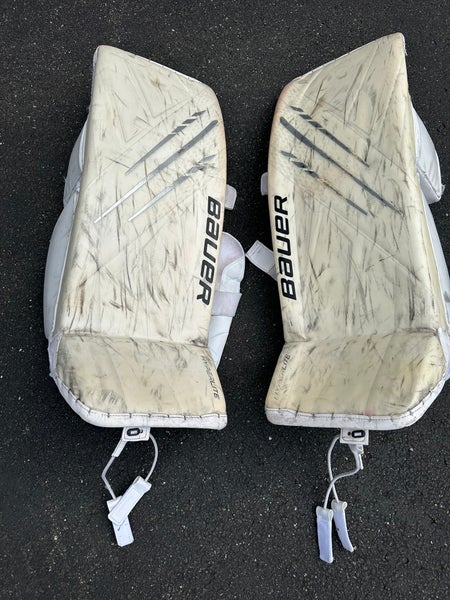 Medium 2023 Bauer Hyperlite Goalie Leg Pads (Used)