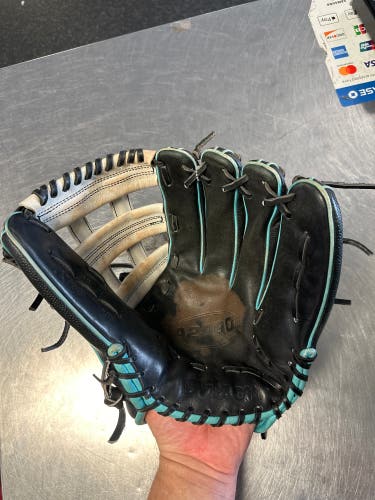 Wilson A2000 1799 RH Outfield Baseball Glove 12.75" (Used)