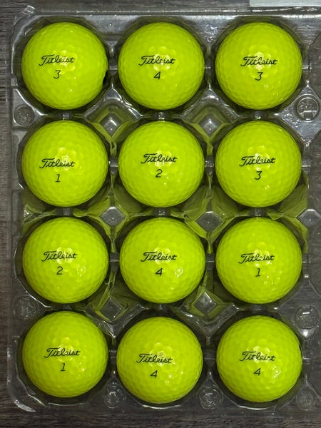 12 Titleist Pro V1 Yellow Golf Balls - 10 of 12 in 5A Mint Condition