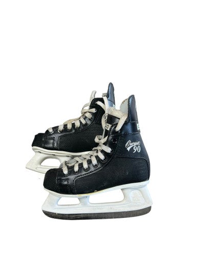 Used CCM CHAMPION 90 Junior Hockey Skate Junior 02 11833-S000166331